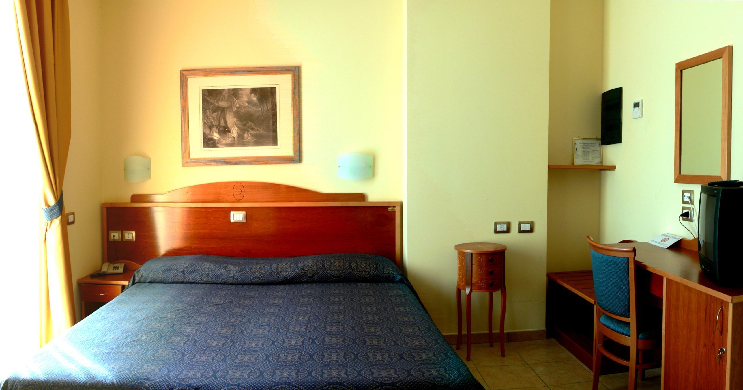 Hotel Duca Degli Abruzzi Montesilvano Marina Szoba fotó